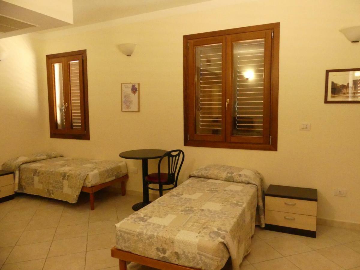 Hotel Beb 2000 Sassari Exterior foto